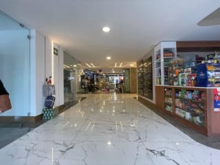 Rento amplia oficina de 570m2 en edificio Renovati, zona 10 — Oficina en Alquiler en Renovati, Zona 10, Guatemala, Ciudad — miniatura 2 de 11