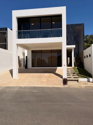 Casa en venta en condominio privado, carretera a Santa Elena Barillas — Casa en Venta en Santa Elena Barillas, Guatemala, Ciudad — miniatura 1 de 2