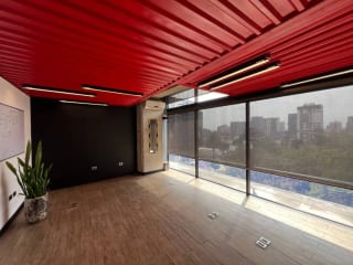 Rento Moderna oficina de 75 m2 Edificio Design Center, zona 10 — Oficina en Alquiler en Zona 10, Guatemala, Ciudad — miniatura 8 de 10