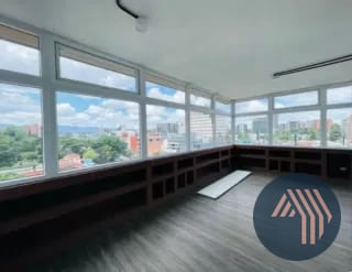 ALQUILER DE CÉNTRICA Y AMPLIA OFICINA - PLAZA MARITIMA, ZONA 10 — Oficina en Alquiler en Zona 10, Guatemala, Ciudad — miniatura 11 de 16