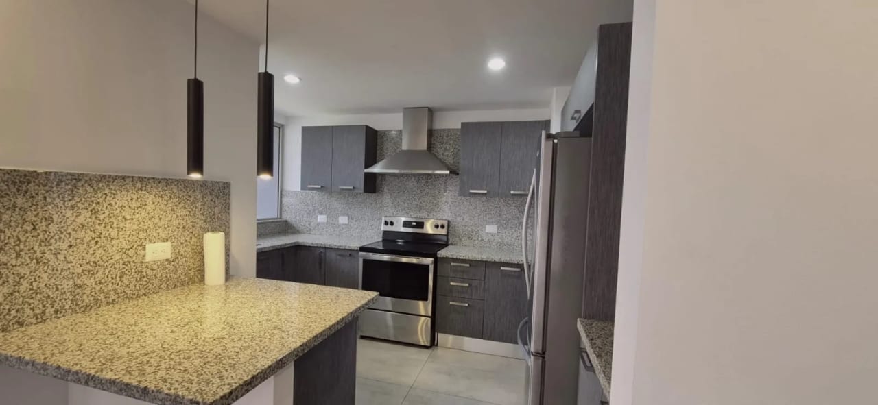 Lindo Apartamento en Alquiler Santa Sofia Zona 10 — Apartamento en Alquiler en Santa Sofía, Zona 10, Guatemala, Ciudad — foto 5 de 10