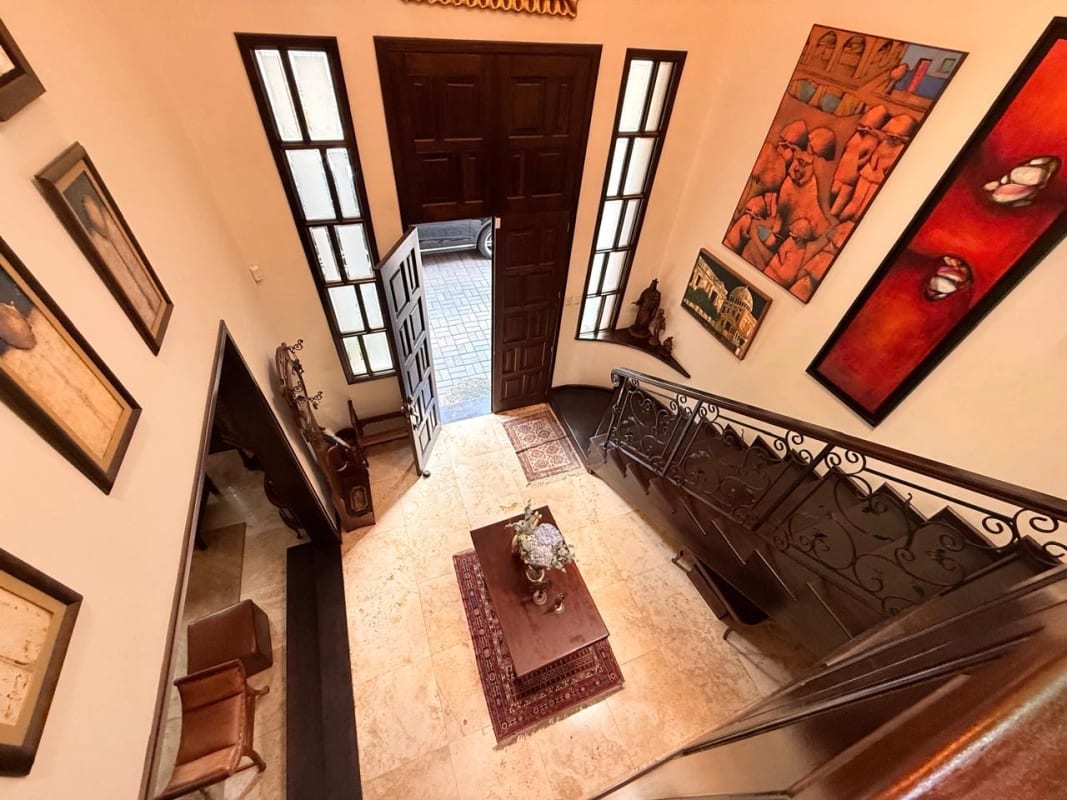 Preciosa casa en venta en condominio exclusivo CAES — Casa en Venta en Carretera a El Salvador, Guatemala, Ciudad — foto 2 de 17