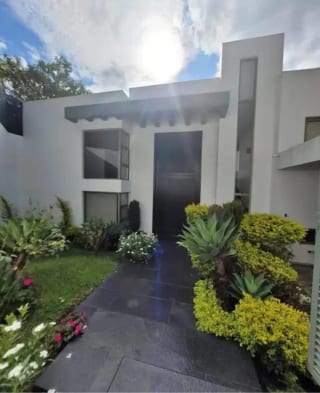 EN VENTA HERMOSA PROPIEDAD EN LAS CUMBRES ZONA 16 — Casa en Venta en Las Cumbres, Zona 16, Guatemala, Ciudad — miniatura 1 de 13