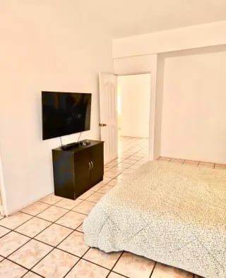 Zona 16 • Casa en Venta • Colonia Lourdes — Casa en Venta en Lourdes, Zona 16, Guatemala, Ciudad — miniatura 2 de 12