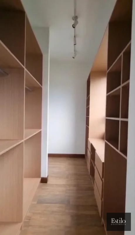 APARTAMENTO EN ALQUILER SALVATTORE Z.10 — Apartamento en Alquiler en Salvattore, Zona 10, Guatemala, Ciudad — foto 7 de 11