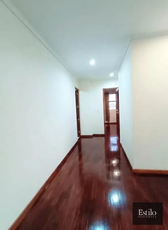 APARTAMENTO EN ALQUILER REAL DE LA VILLA Z.10 — Apartamento en Alquiler en Real de la Villa, Zona 10, Guatemala, Ciudad — foto 6 de 9