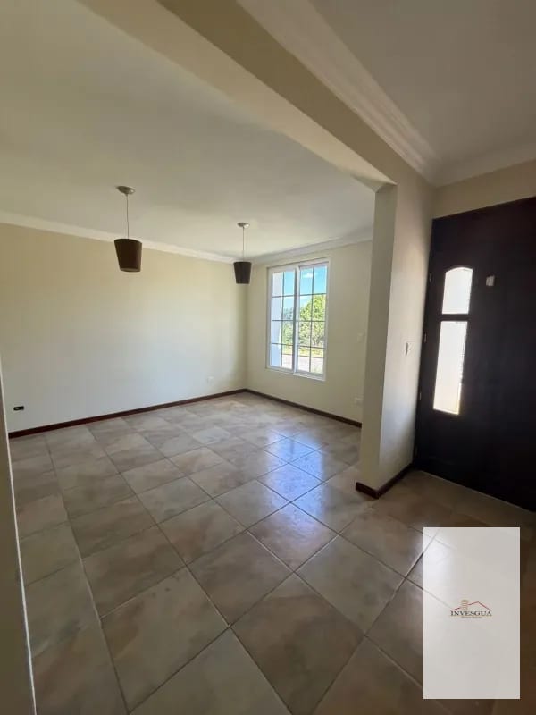 Casa En Venta Villas De Entreverdes — Casa en Venta en Villas de Entreverdes, Carretera a El Salvador, Guatemala, Ciudad — foto 2 de 9