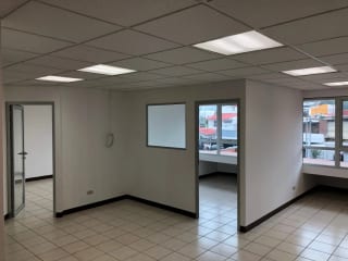 Oficina en Zona 10 — Oficina en Alquiler en Zona 10, Guatemala, Ciudad — miniatura 2 de 3