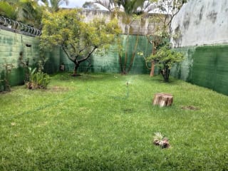 AMPLIA CASA EN VENTA SECTOR B3 FRENTE A PLAZA SAN CRISTOBAL ZONA 8 DE MIXCO — Casa en Venta en Zona 8 Mixco, Guatemala, Ciudad — miniatura 2 de 11