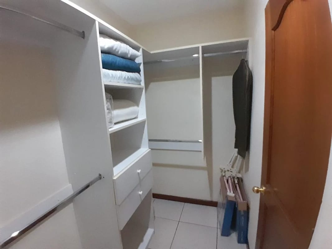Apartamento Amueblado en Alquiler, Edificio Torre Castelar, zona 10 — Apartamento en Alquiler en Torre Castelar, Zona 10, Guatemala, Ciudad — foto 5 de 12