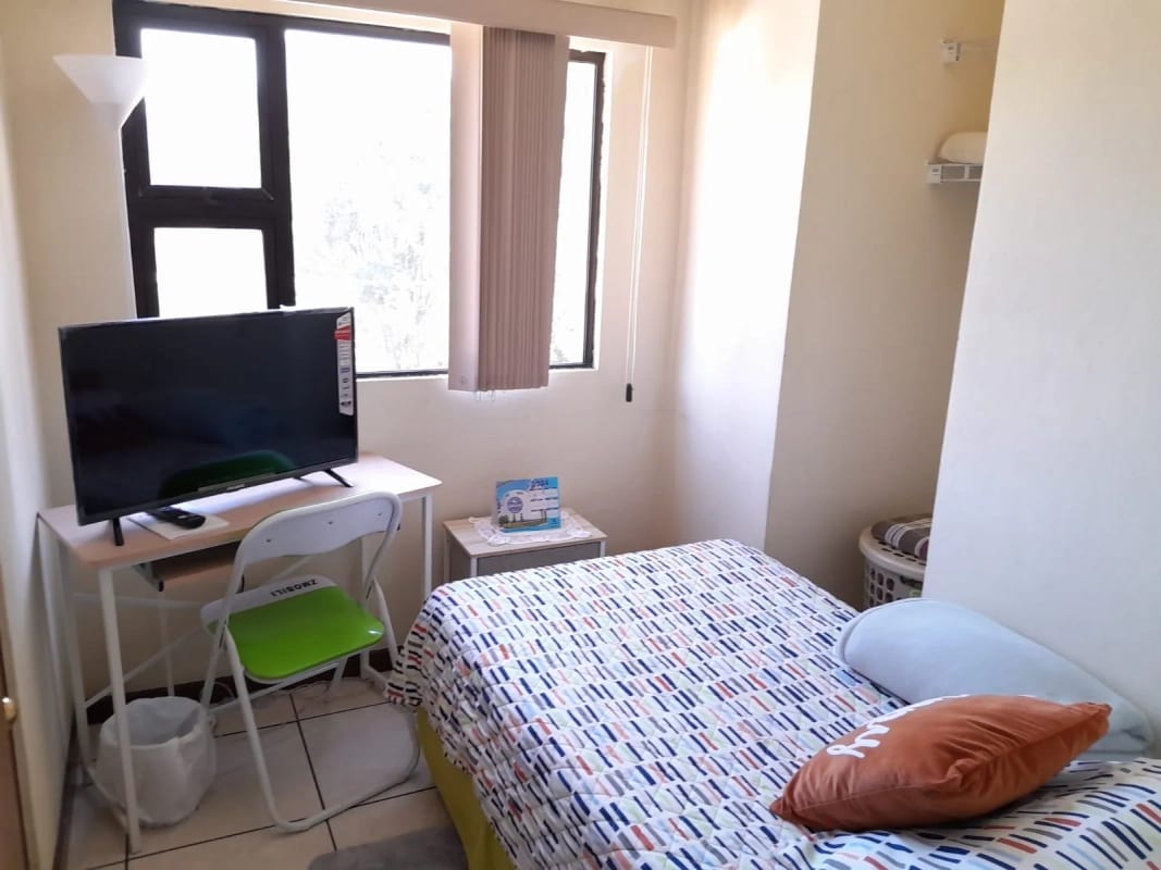 Apartamento Amueblado en Alquiler, Edificio Torre Castelar, zona 10 — Apartamento en Alquiler en Torre Castelar, Zona 10, Guatemala, Ciudad — foto 4 de 12