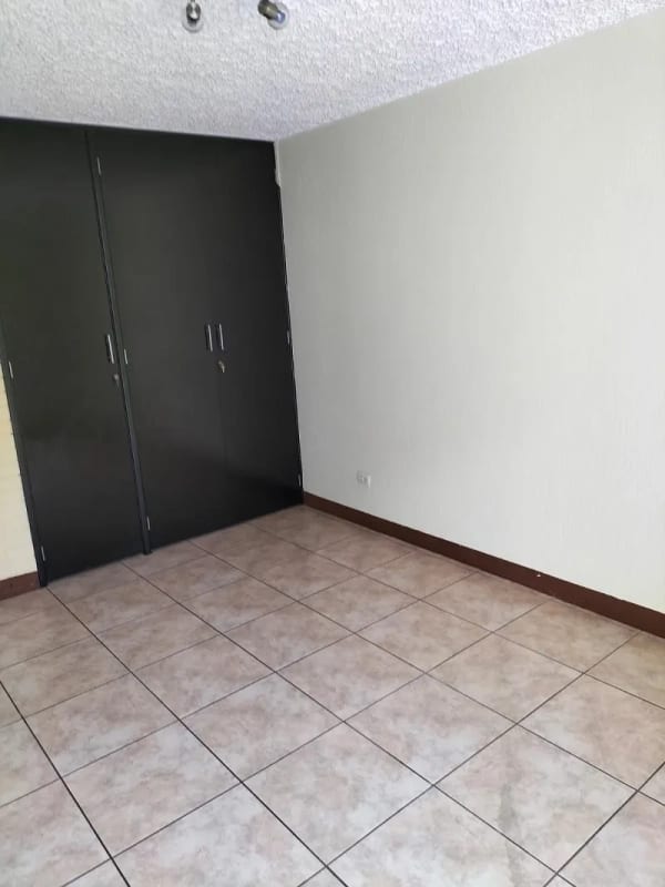 Alquiler de apartamento en zona 10 de 3 dormitorios — Apartamento en Alquiler en Zona 10, Guatemala, Ciudad — foto 4 de 11