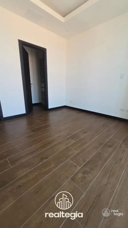 APARTAMENTO EN LIRIOS DE CAYALÁ ZONA 16 — Apartamento en Venta en Zona 16, Guatemala, Ciudad — foto 3 de 12