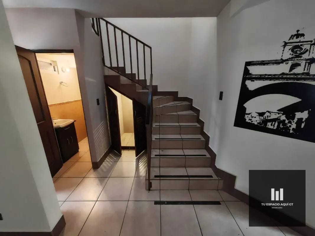 Lujosa Casa En Venta - Hacienda Real, Zona 16 — Casa en Venta en Zona 16, Guatemala, Ciudad — foto 14 de 17
