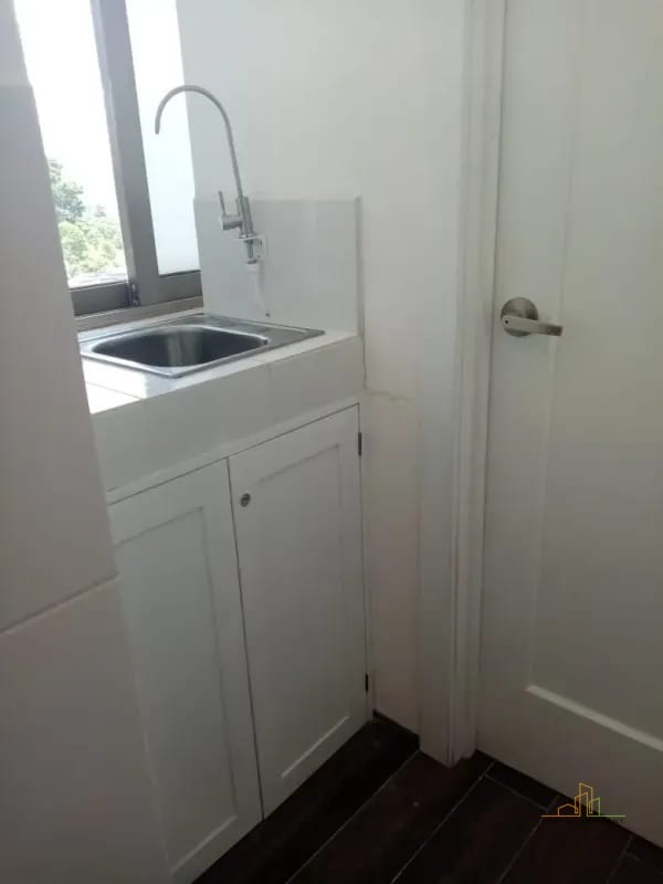 Apartamento Loft Amueblado en Renta Zona 15 | Edificio Adamant | 1 Habitación + Balcón | Q5,800 Todo Incluido — Apartamento en Alquiler en Adamant, Zona 15, Guatemala, Ciudad — foto 2 de 9
