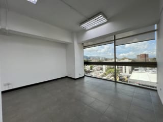 Alquiler de Oficina o Clínica tabicada | Edificio Torino Zona 10 — Oficina en Alquiler en Torino II, Zona 10, Guatemala, Ciudad — miniatura 8 de 10