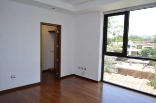 VENTA DE  APARTAMENTO EN EDIFICIO TARRAGONA ZONA 15 — Apartamento en Venta en Tarragona, Zona 15, Guatemala, Ciudad — miniatura 13 de 16