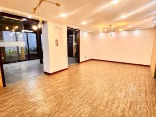Zona 10 • Casa en Venta — Casa en Venta en Zona 10, Guatemala, Ciudad — miniatura 8 de 9