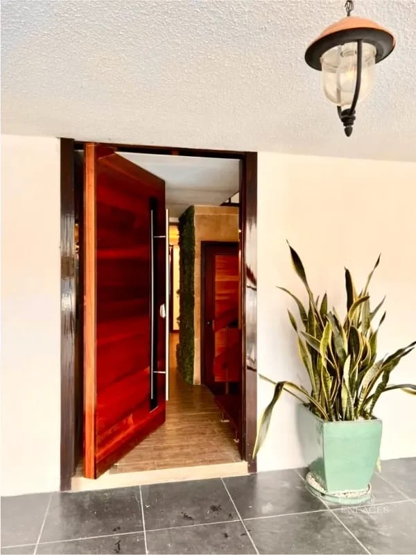 Zona 10 • Casa en Venta — Casa en Venta en Zona 10, Guatemala, Ciudad — foto 6 de 9