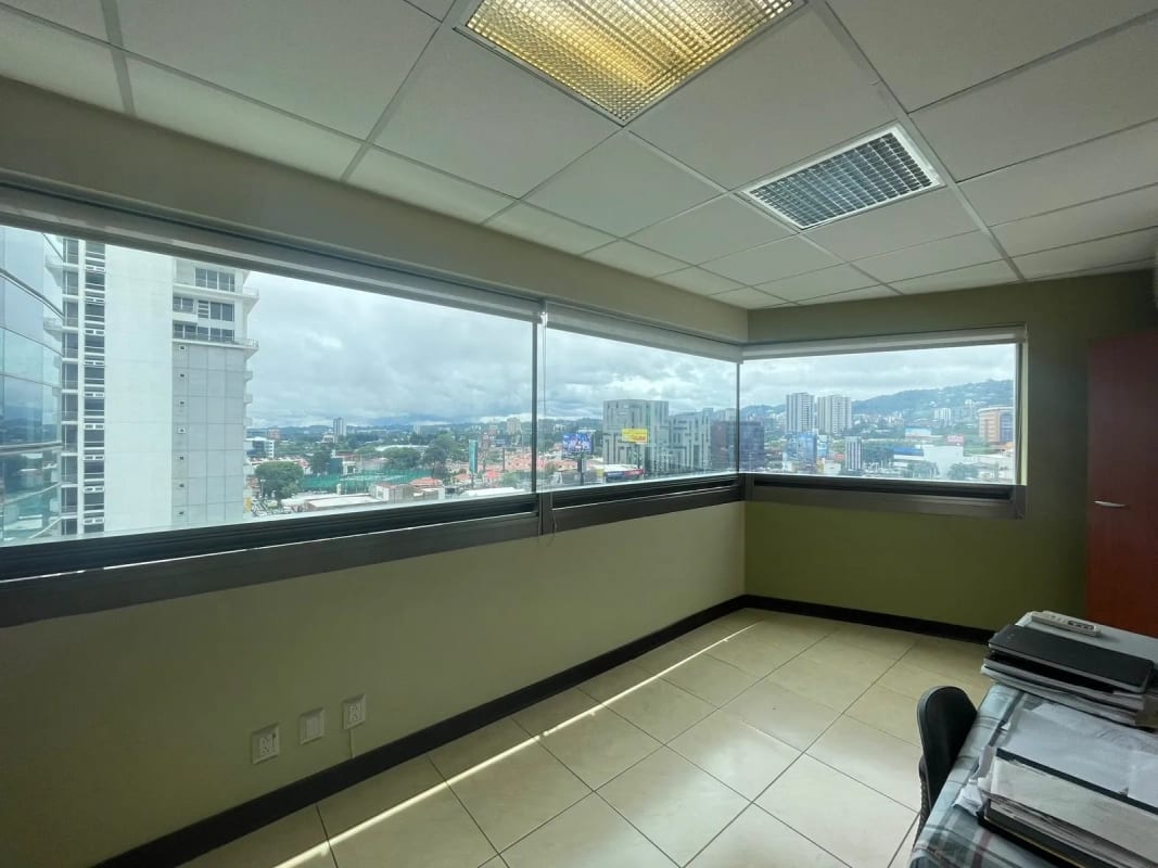 Oficina en Venta en Edificio Torino I, Zona 10 , Guatemala — Oficina en Venta en Torino, Zona 10, Guatemala, Ciudad — foto 7 de 9