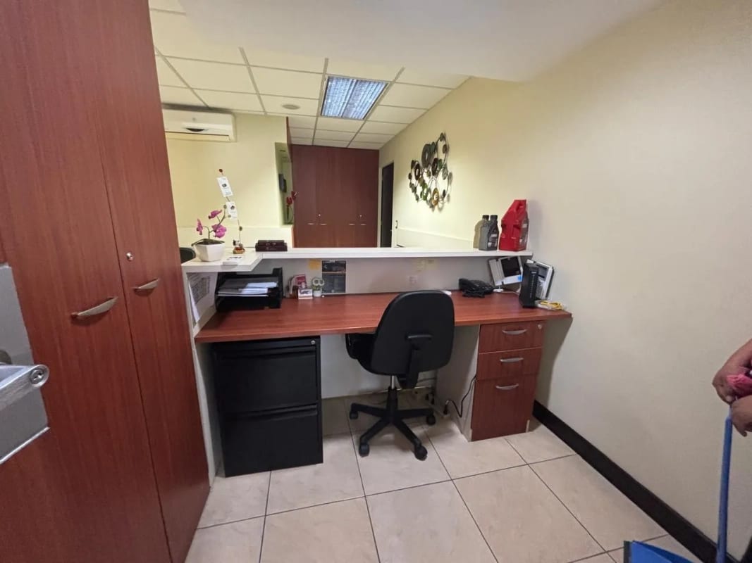 Oficina en Venta en Edificio Torino I, Zona 10 , Guatemala — Oficina en Venta en Torino, Zona 10, Guatemala, Ciudad — foto 3 de 9