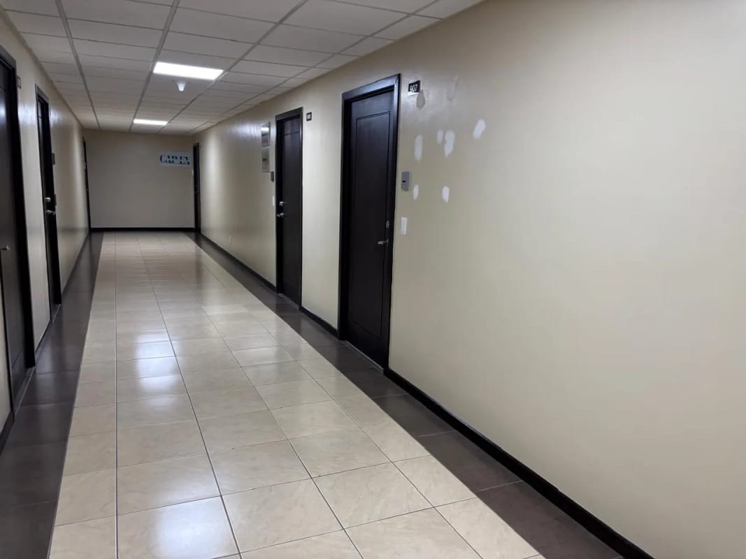 Oficina en Venta en Edificio Torino I, Zona 10 , Guatemala — Oficina en Venta en Torino, Zona 10, Guatemala, Ciudad — foto 2 de 9