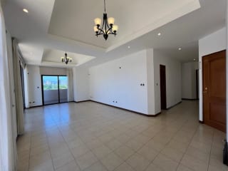 ALQUILO APARTAMENTO CON AMPLIO BALCÓN Y 3 HABS. en zona 15. — Apartamento en Alquiler en Colonia El Maestro, Zona 15, Guatemala, Ciudad — miniatura 1 de 10
