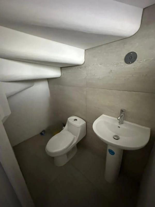 Casa Remodelada en Venta Zona 10 — Casa en Venta en Zona 10, Guatemala, Ciudad — foto 9 de 10