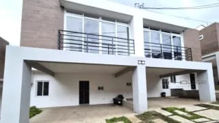 CASA EN RENTA KM 16.5 SECOYA DE ARRAZOLA — Casa en Alquiler en Carretera a El Salvador, Guatemala, Ciudad — miniatura 1 de 10