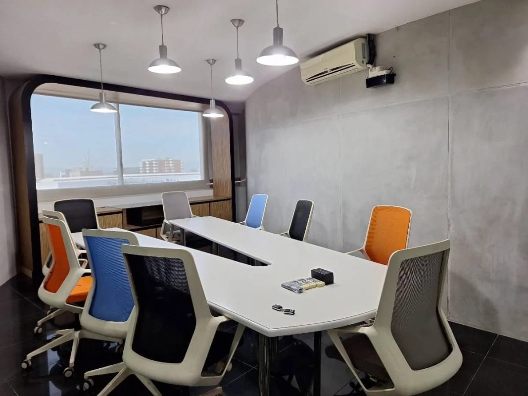 🚨 OFICINA EN RENTA / VENTA AMUEBLADA– EDIFICIO DUBAI CENTER, ZONA 10 🚨 — Oficina en Venta en Dubai Center, Zona 10, Guatemala, Ciudad — foto 14 de 14