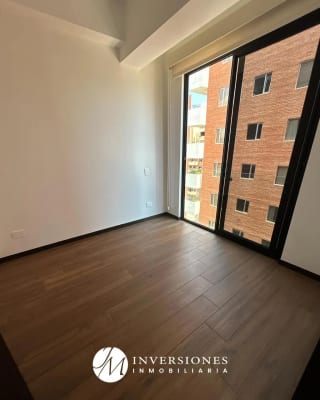 Apartamento en renta zona 10 cerca de La Estación — Apartamento en Alquiler en Zona 10, Guatemala, Ciudad — miniatura 10 de 13