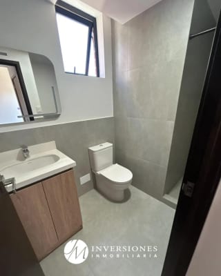 Apartamento en renta zona 10 cerca de La Estación — Apartamento en Alquiler en Zona 10, Guatemala, Ciudad — miniatura 6 de 13