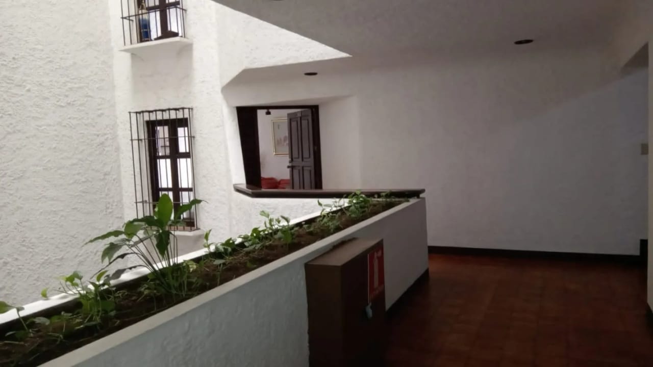 Z.10 ALQUILO APTO 3 HABITACIONES AMUEBLADO Y EQUIPADO — Apartamento en Alquiler en Santa Clara Las Cañas, Zona 10, Guatemala, Ciudad — foto 5 de 13