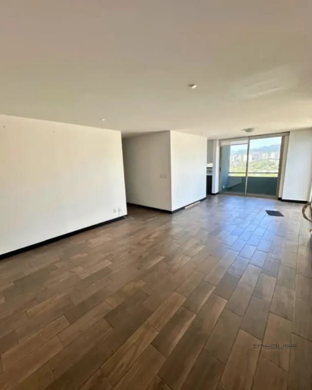APARTAMENTO EN RENTA ZONA 10, NIVEL ALTO — Apartamento en Alquiler en Zona 10, Guatemala, Ciudad — foto 7 de 11