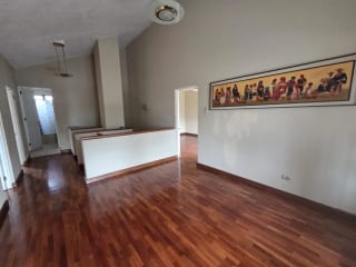 Amplia casa en Los Manantiales km 18 CAES — Casa en Venta en Carretera a El Salvador, Guatemala, Ciudad — miniatura 1 de 17