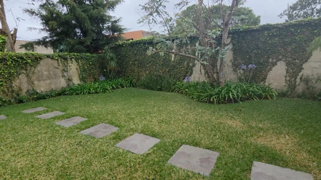 Amplia casa en Los Manantiales km 18 CAES — Casa en Venta en Carretera a El Salvador, Guatemala, Ciudad — foto 6 de 17