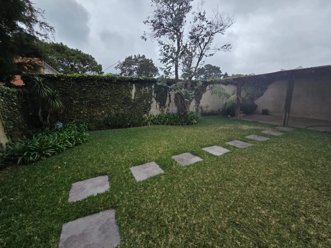 Amplia casa en Los Manantiales km 18 CAES — Casa en Venta en Carretera a El Salvador, Guatemala, Ciudad — foto 5 de 17