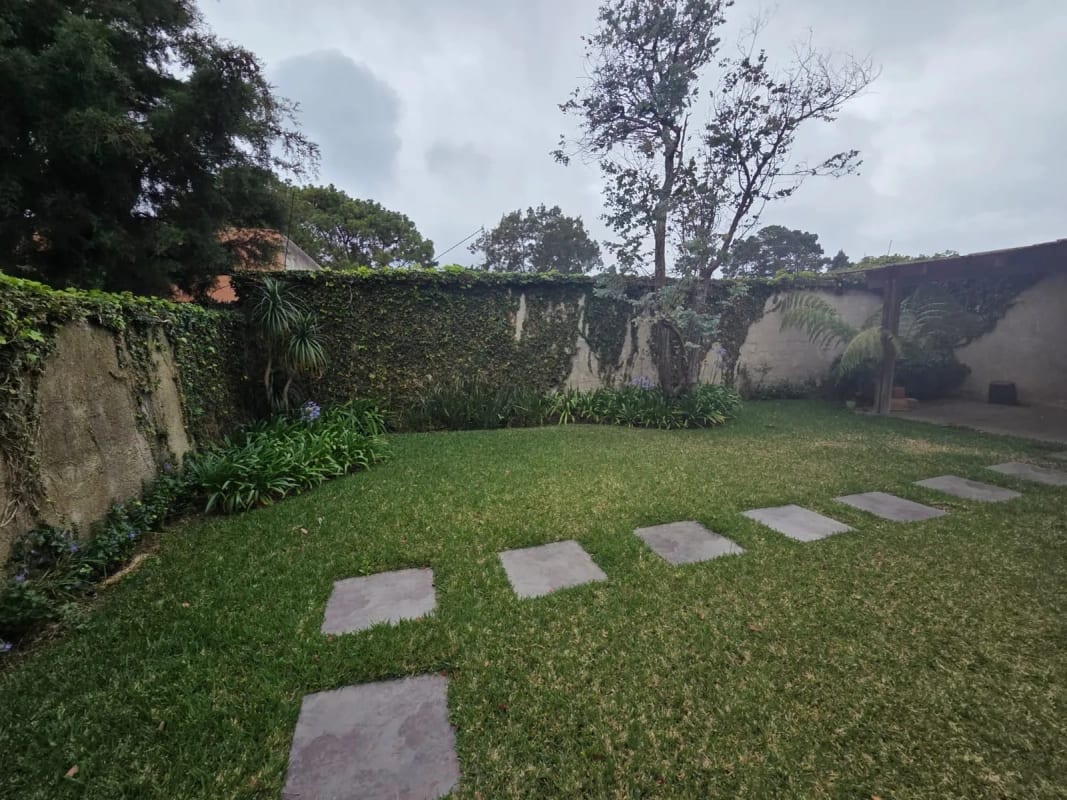 Amplia casa en Los Manantiales km 18 CAES — Casa en Venta en Carretera a El Salvador, Guatemala, Ciudad — foto 2 de 17