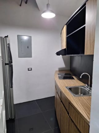 🚨 OFICINA EN RENTA AMUEBLADA – EDIFICIO DUBAI CENTER, ZONA 10 🚨  Zona 10 — Oficina en Alquiler en Dubai Center, Zona 10, Guatemala, Ciudad — miniatura 7 de 11