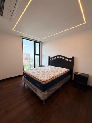 Apartamento en Alquiler | Vasanta | Zona 10 | Amueblado · Balcón amplio — Apartamento en Alquiler en Vasanta, Zona 10, Guatemala, Ciudad — miniatura 2 de 6