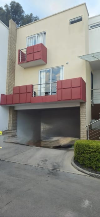 CASA EN VENTA CONDOMINIO BELLA VISTA SAN CRISTOBAL A POCOS METROS DE BULEVAR FÁCIL ACCESO A COMERCIOS Y COLEGIOS — Casa en Venta en Zona 8 Mixco, Guatemala, Ciudad — miniatura 15 de 16
