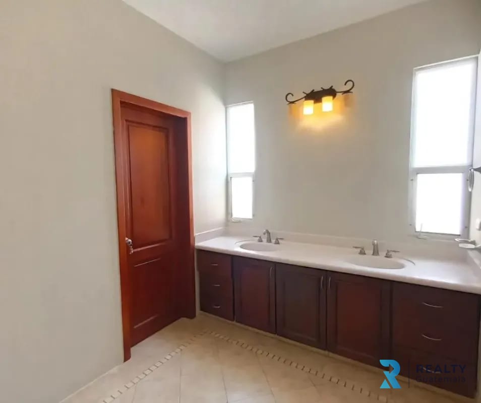 VENDO Casa Carretera a El Salvador, Condominio Portal del Bosque II — Casa en Venta en Portal del Bosque II, Carretera a El Salvador, Guatemala, Ciudad — foto 9 de 15
