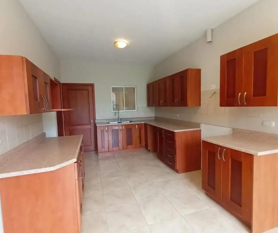 VENDO Casa Carretera a El Salvador, Condominio Portal del Bosque II — Casa en Venta en Portal del Bosque II, Carretera a El Salvador, Guatemala, Ciudad — foto 13 de 15