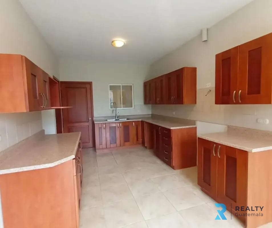 VENDO Casa Carretera a El Salvador, Condominio Portal del Bosque II — Casa en Venta en Portal del Bosque II, Carretera a El Salvador, Guatemala, Ciudad — foto 13 de 15
