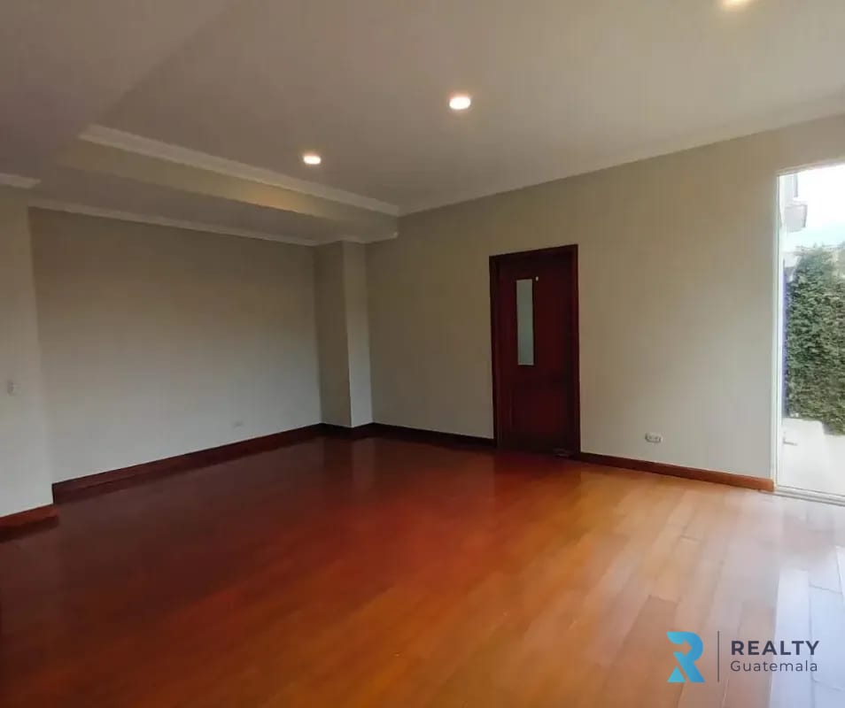 VENDO Casa Carretera a El Salvador, Condominio Portal del Bosque II — Casa en Venta en Portal del Bosque II, Carretera a El Salvador, Guatemala, Ciudad — foto 3 de 15