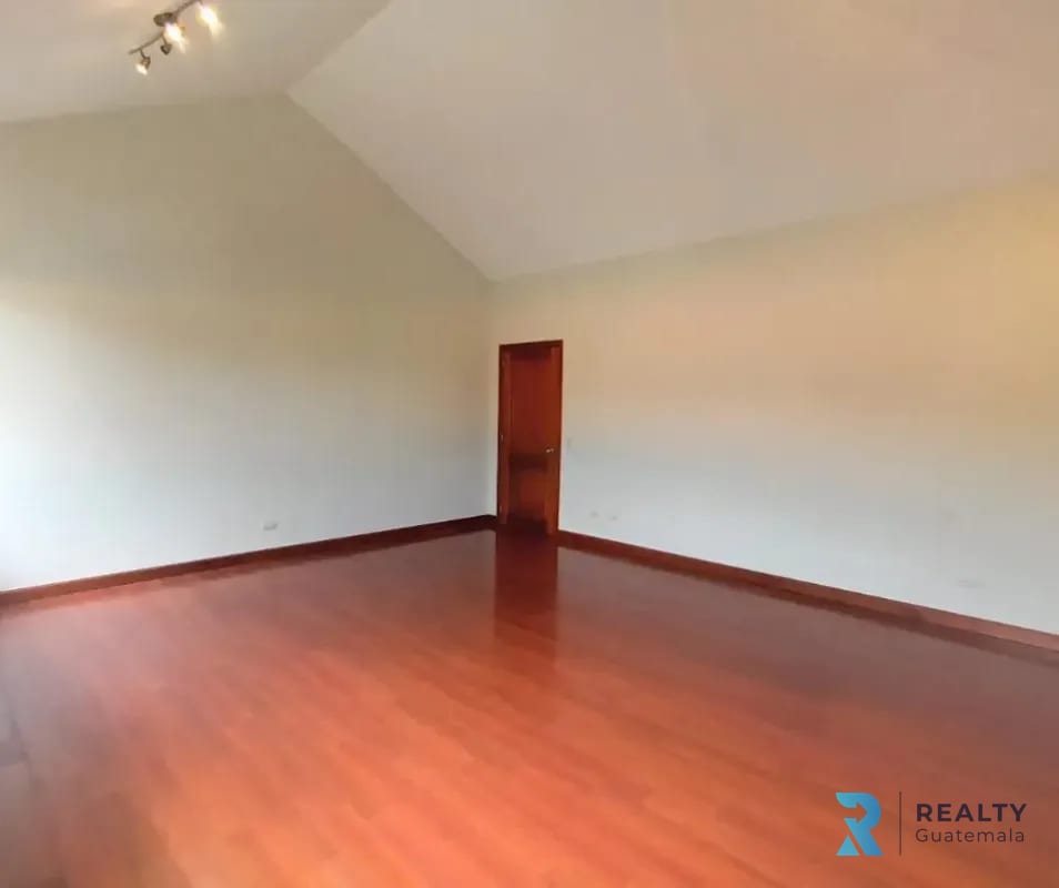 VENDO Casa Carretera a El Salvador, Condominio Portal del Bosque II — Casa en Venta en Portal del Bosque II, Carretera a El Salvador, Guatemala, Ciudad — foto 4 de 15