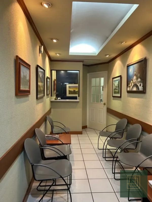 Clínica en renta Centro Medico 2 zona 10 — Clínica en Alquiler en Zona 10, Guatemala, Ciudad — foto 2 de 6