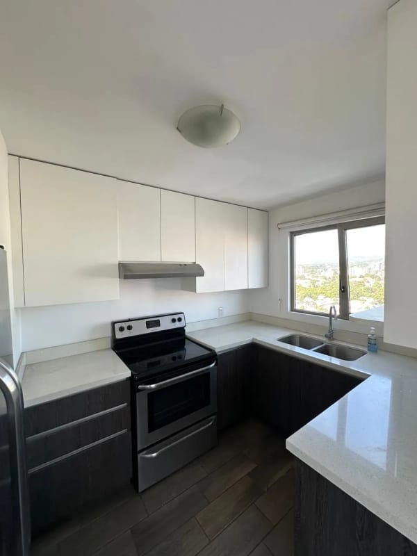 Apartamento en RENTA zona 10 — Apartamento en Alquiler en Verona, Zona 10, Guatemala, Ciudad — foto 9 de 13