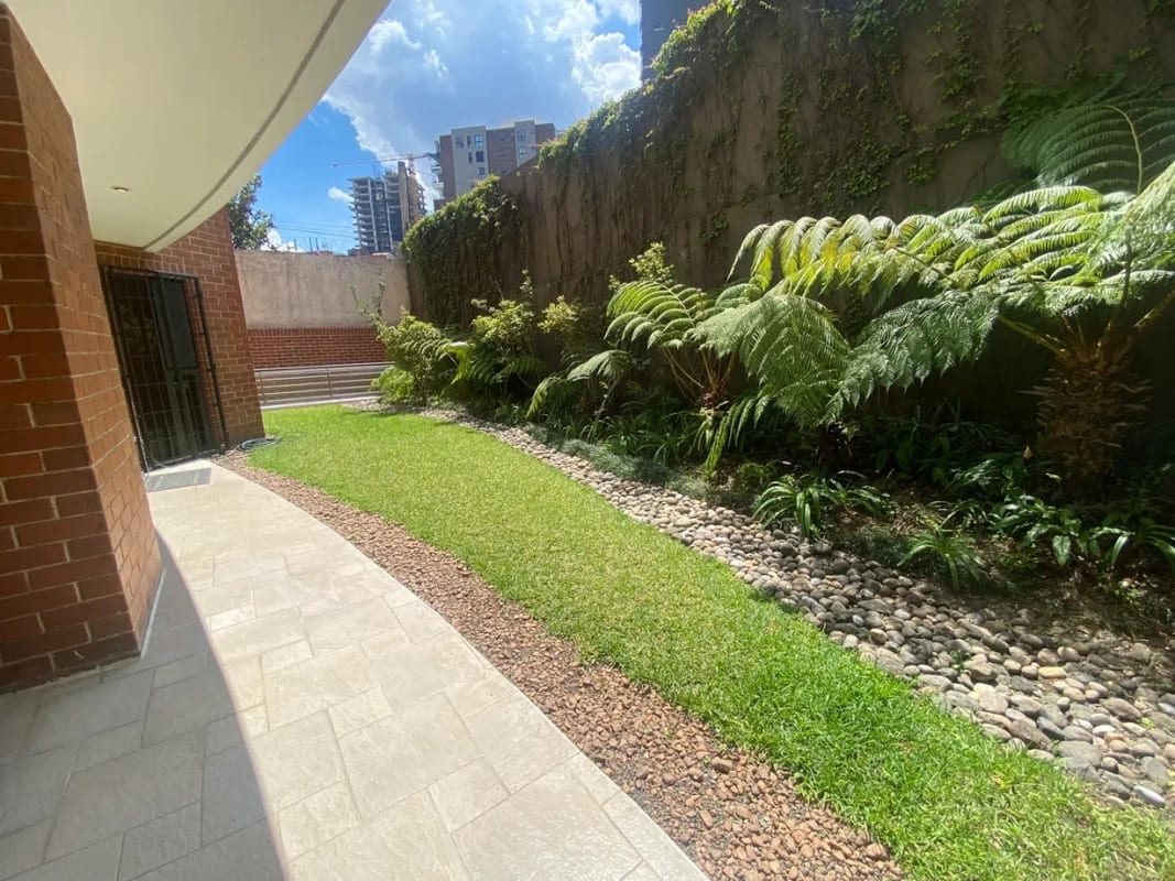APARTAMENTO CON JARDÍN PRIVADO EN ZONA 14 – PLENUM CATORCE 100 M² DE JARDÍN — Apartamento en Venta en Zona 14, Guatemala, Ciudad — foto 1 de 8