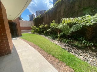 APARTAMENTO CON JARDÍN PRIVADO EN ZONA 14 – PLENUM CATORCE 100 M² DE JARDÍN — Apartamento en Venta en Zona 14, Guatemala, Ciudad — miniatura 1 de 8